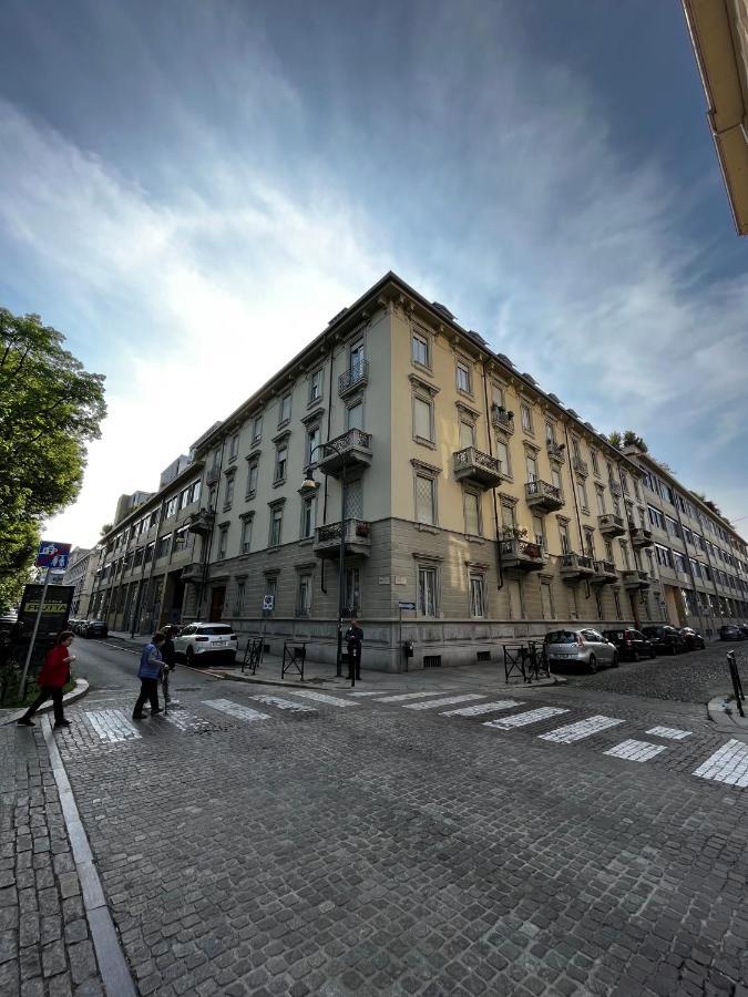 Elegante E Accogliente Appartamento A Torino Luaran gambar