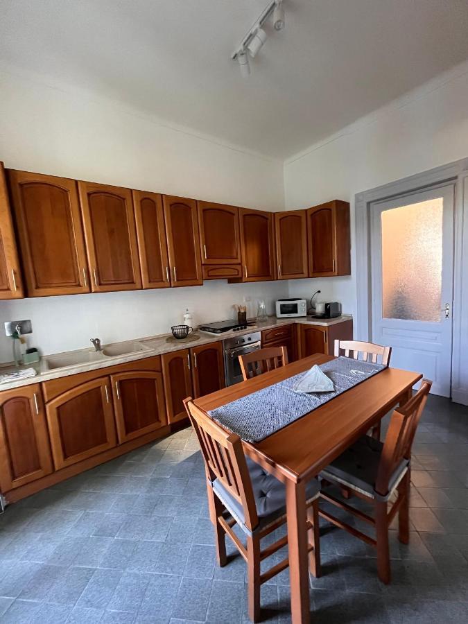 Elegante E Accogliente Appartamento A Torino Luaran gambar